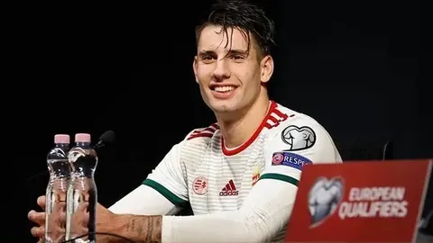 丁俊晖英锦赛亚军征程：病痛中坚守，诠释对台球的热爱